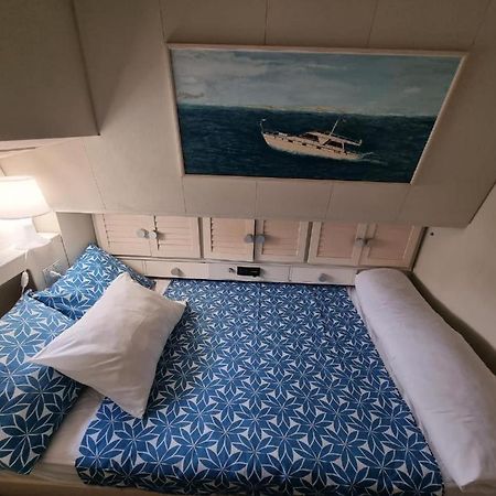 Yate En Gijon , Experiencia Unica B Hotel Ngoại thất bức ảnh